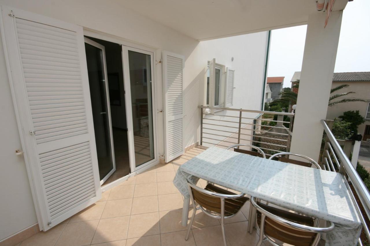 Apartments With A Parking Space Novalja, Pag - 6398 Exterior photo