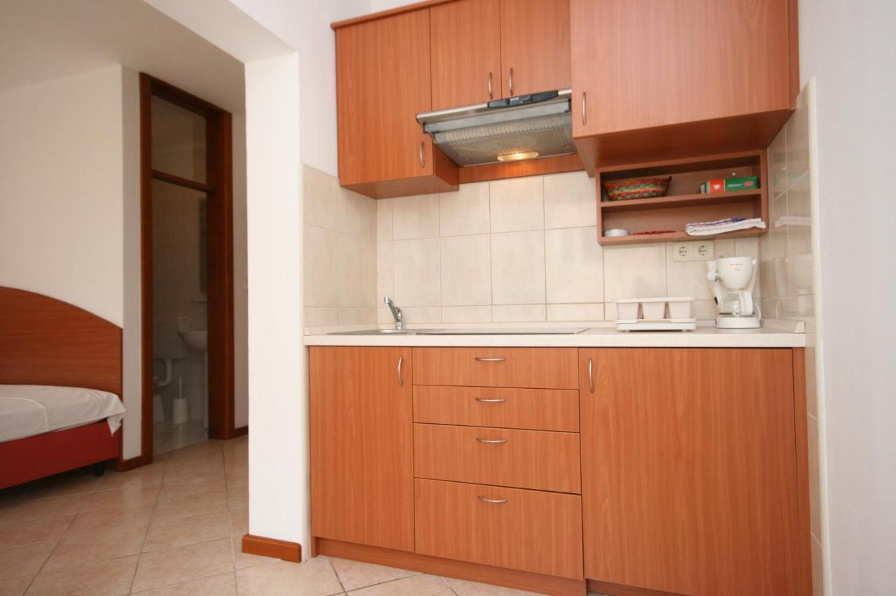 Apartments With A Parking Space Novalja, Pag - 6398 Exterior photo
